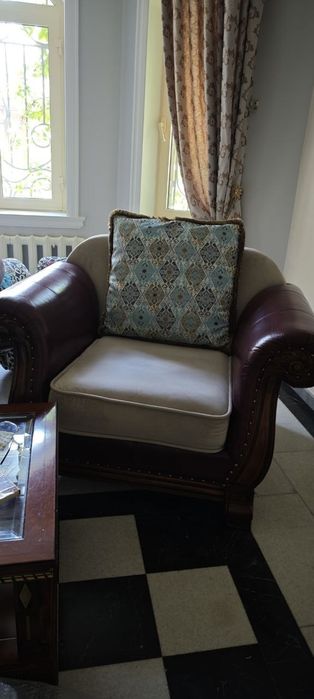 Испанская кожаная мягкая мебель