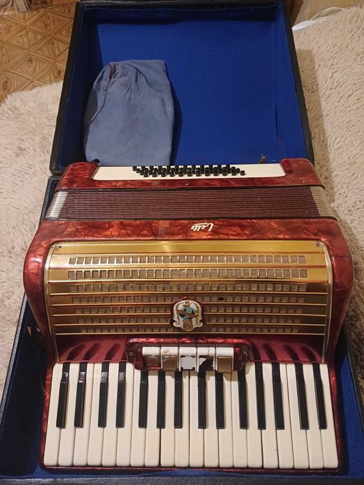 Акордеон Weltmeister 48 баса