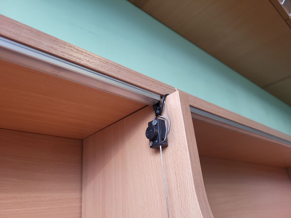 Бюро за трима с надстройка. Обзавеждане, мебели, детска стая.