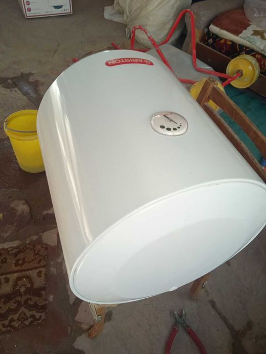 Продаётся-водонагреватель Аристон 50 лит в отличном рабочем состоянии