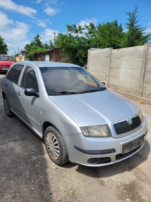 Bara fata /Capota motor/Faruri Skoda Fabia 1 an2007 1.2 B BMD