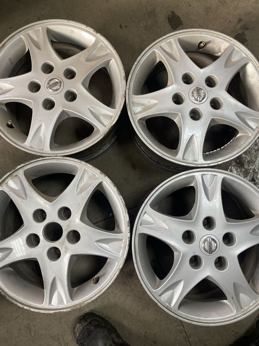 На 15. 5/114,3  4 шт в идеале