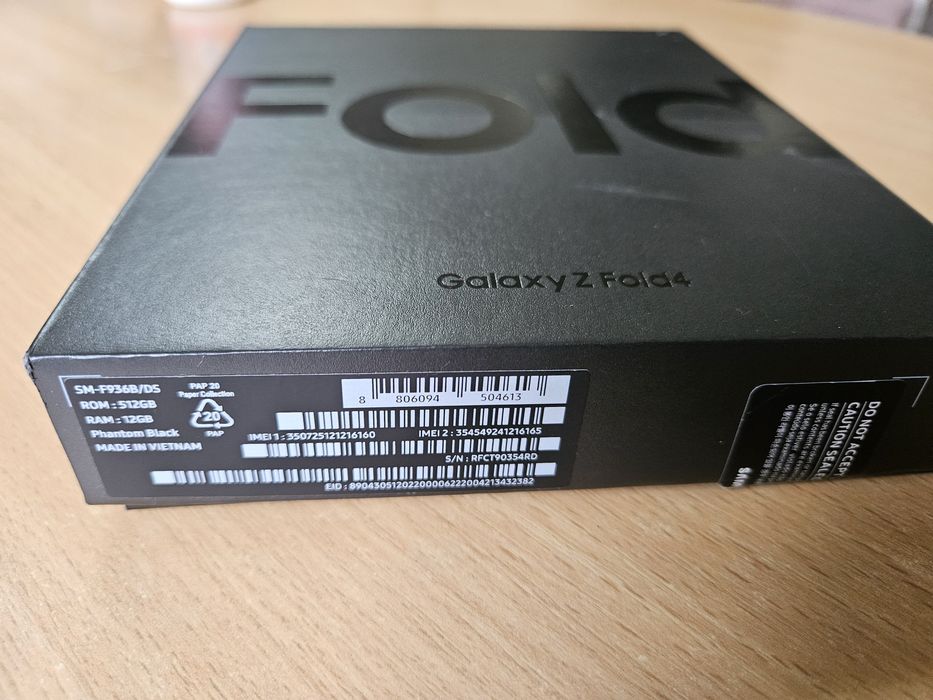 Samsung Z fold 4, 512 Gb stacre, 12 Gb ram