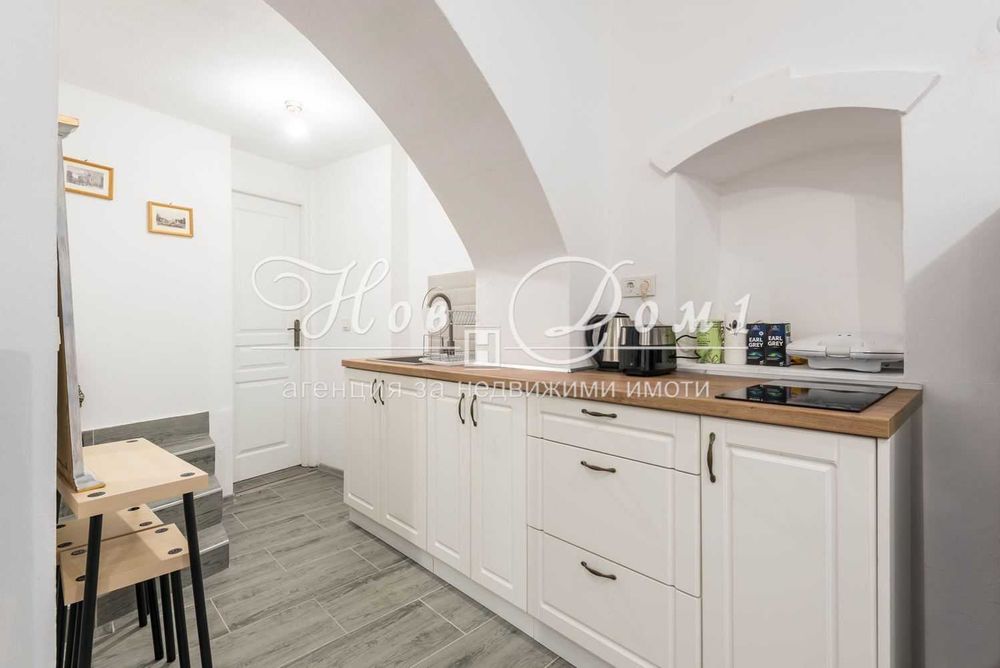 Дава се под наем Многостаен апартамент в Варна, Гръцка махала - 150 кв.м за 466200 € - Снимка #11