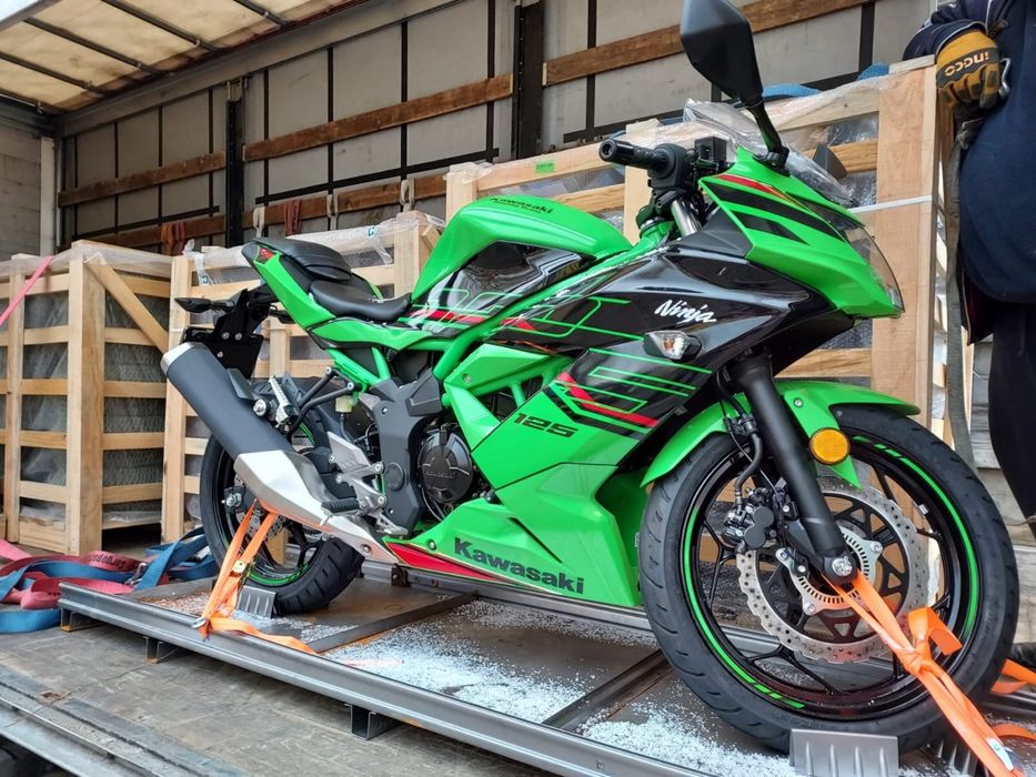 KAWASAKI NINJA 125 model 2025  nouă