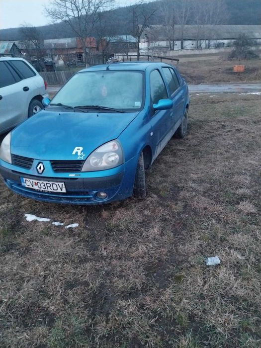 vehucule renault clio