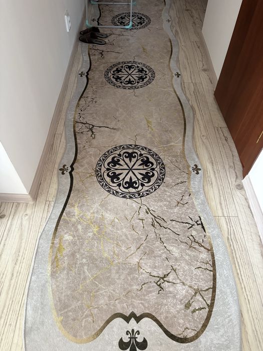 Продам ковры и шторы