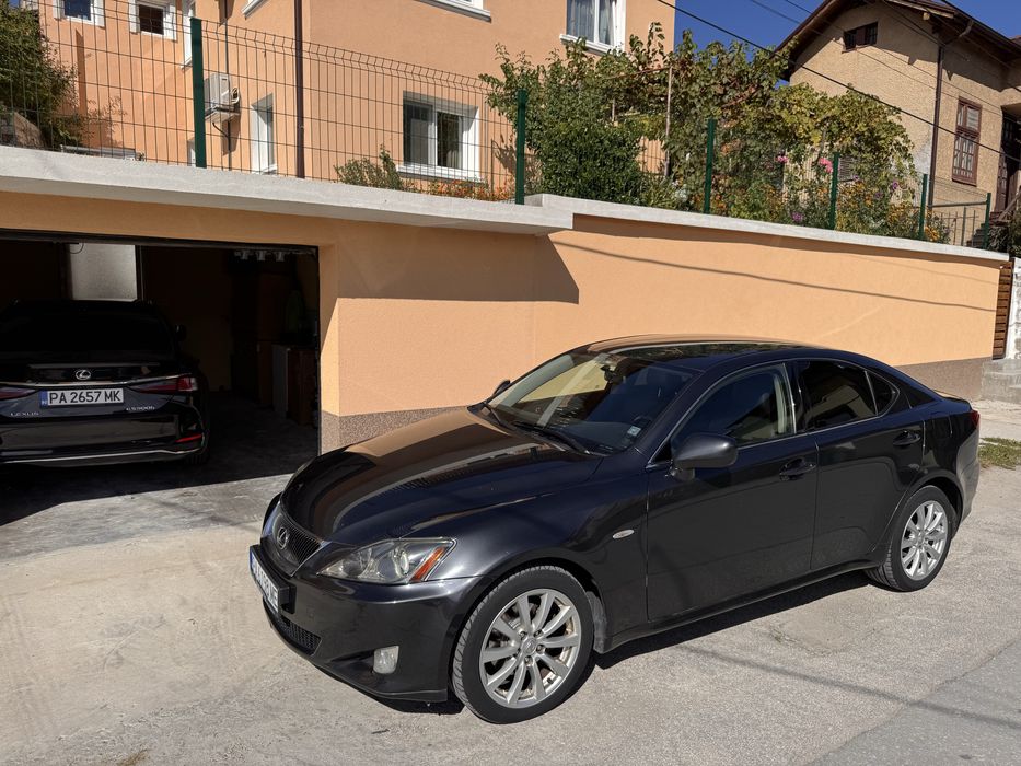 Lexus IS 220d 223 105 km 2006г