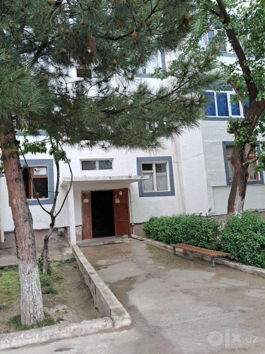 Jizzax mikrarayon 3 1 da 1xona  kvartira ijaraga beriladii