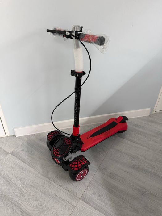 Детский складной самакат  стиле «Человек-паук».