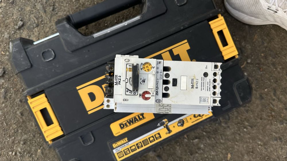 Moeller DIL7-10 + PKZ2 — пускатель для двигателя