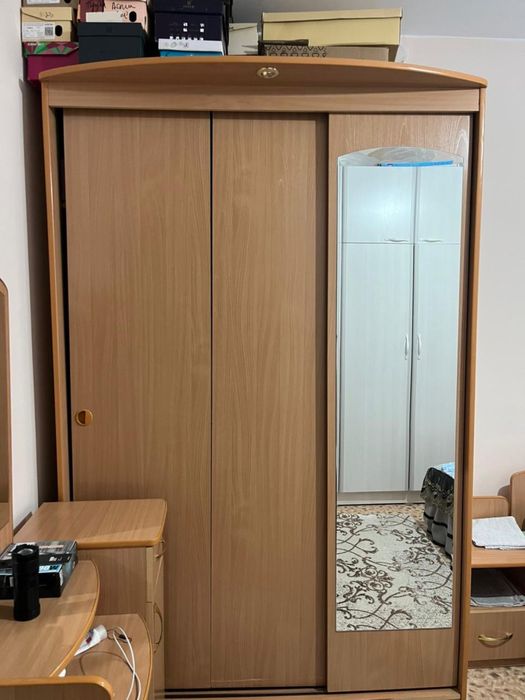 Продам спальный гарнитур