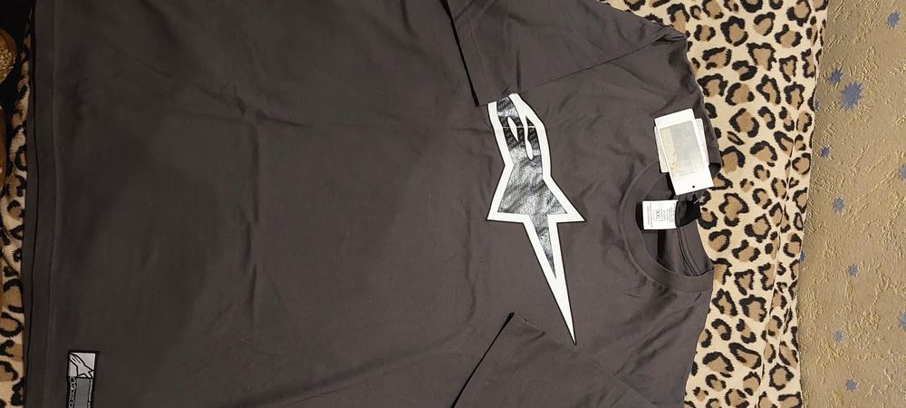 Продам футболки муж