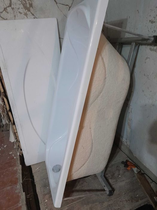 Продам ванну акриловую Б/У