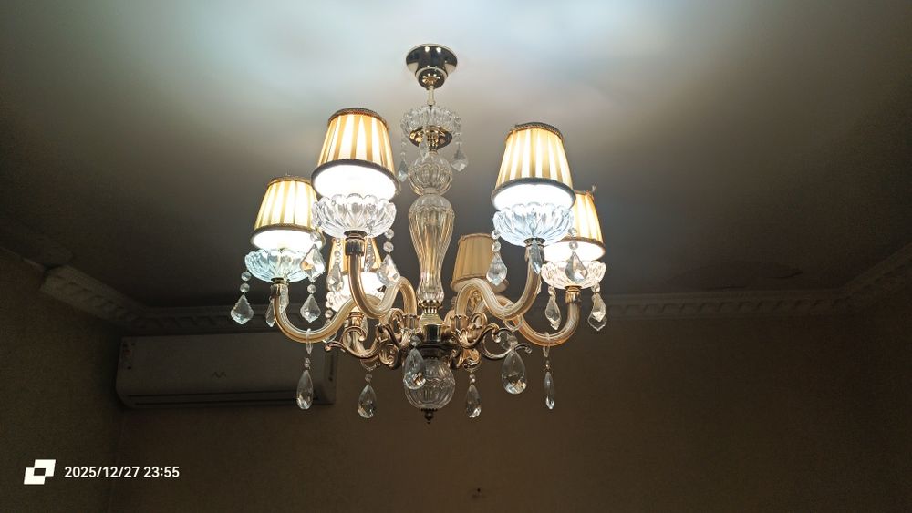 Продаю люстры очень красивые