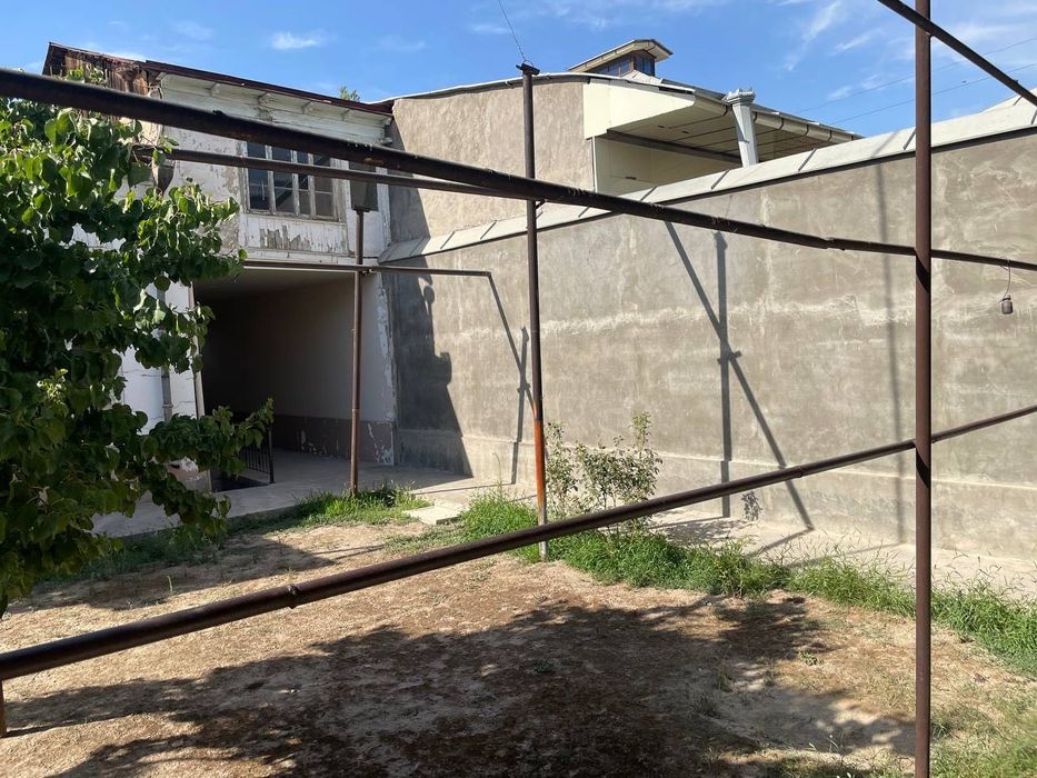 Частный дом, Римовый базар, у дороги