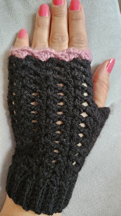 Ръкавици, плетени на една кука