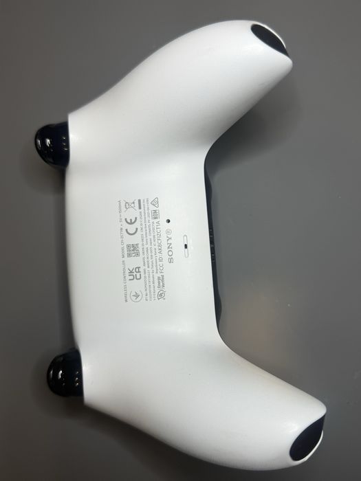 Модифициран Dualsense контролер за пс5