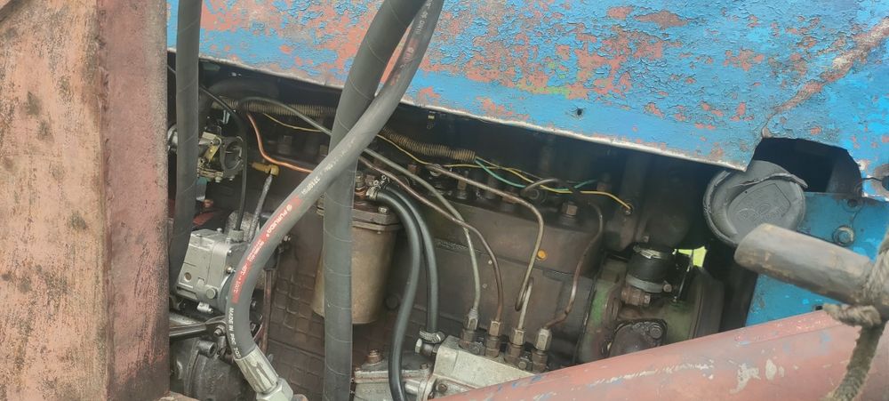 Продам трактор в комплекте сельхоз агригаты