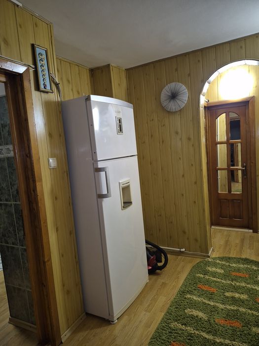Închiriez ap.2 camere decomandate