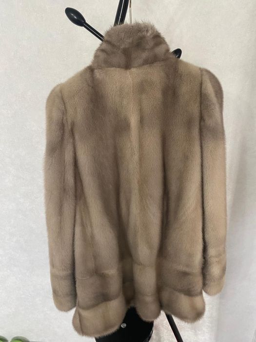 Продам норковую шубу