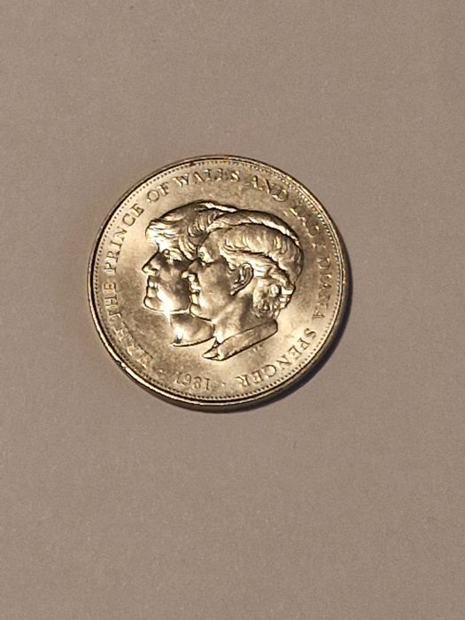 Monedă Colectibilă 1981 - S.A.R. Prințul de Wales și Lady Diana Spence