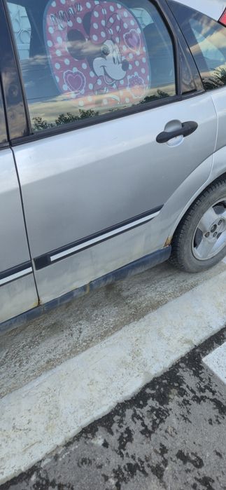 FORD Focus 2000 — imagine 4