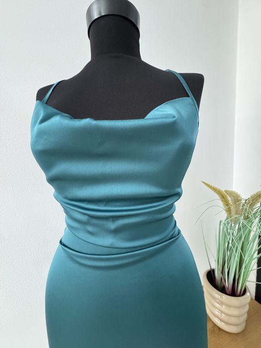 Rochie cu spatele gol