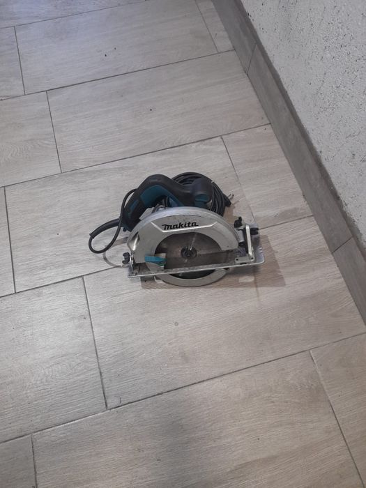 Circular Makita  HS 7601