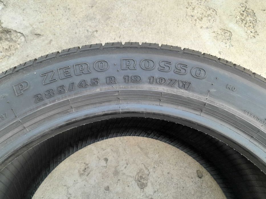 O anvelopa vara 285 45 19 pirelli p zero rosso profil de 7,8 mm