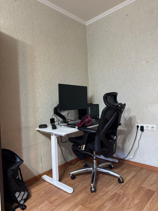 Игровой компьютер (моник, кронштейн, клава, мышь)