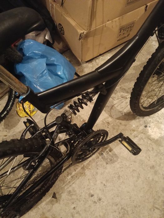 Vând bicicleta mountain bike