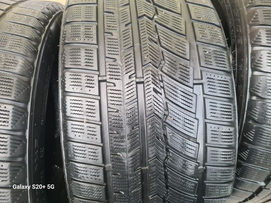 245/40R18 Fortune M+S