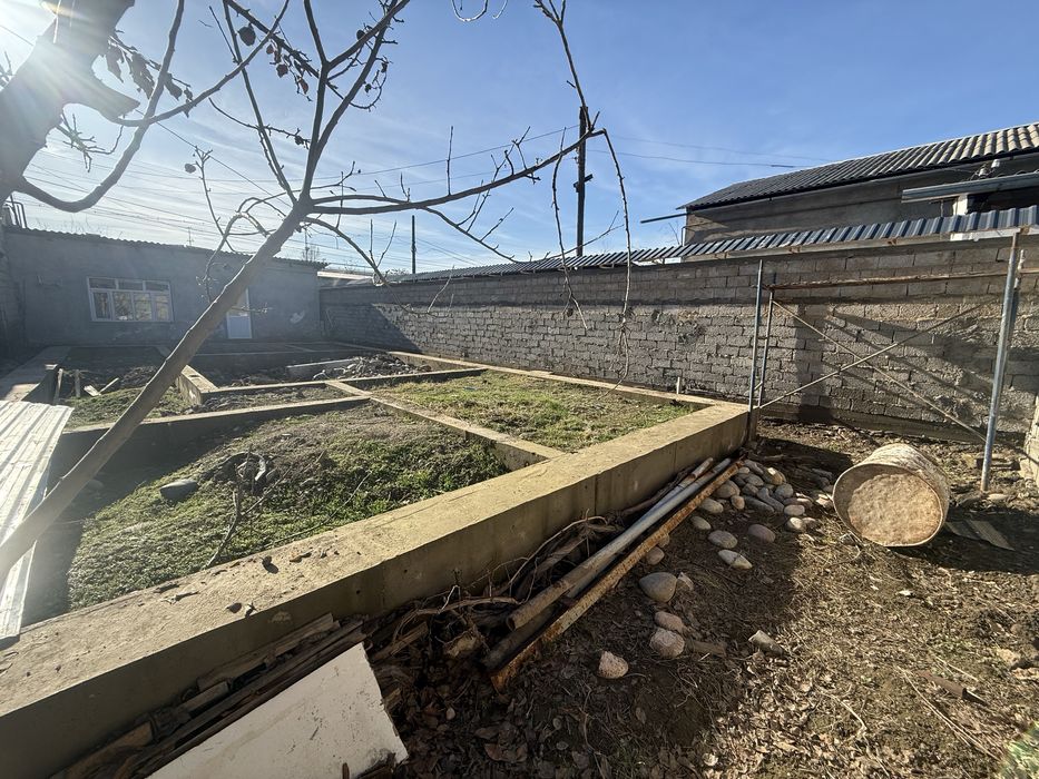 Продаю участок 2 сотки.куйлюк базар ориентир.8*23 участок ровный