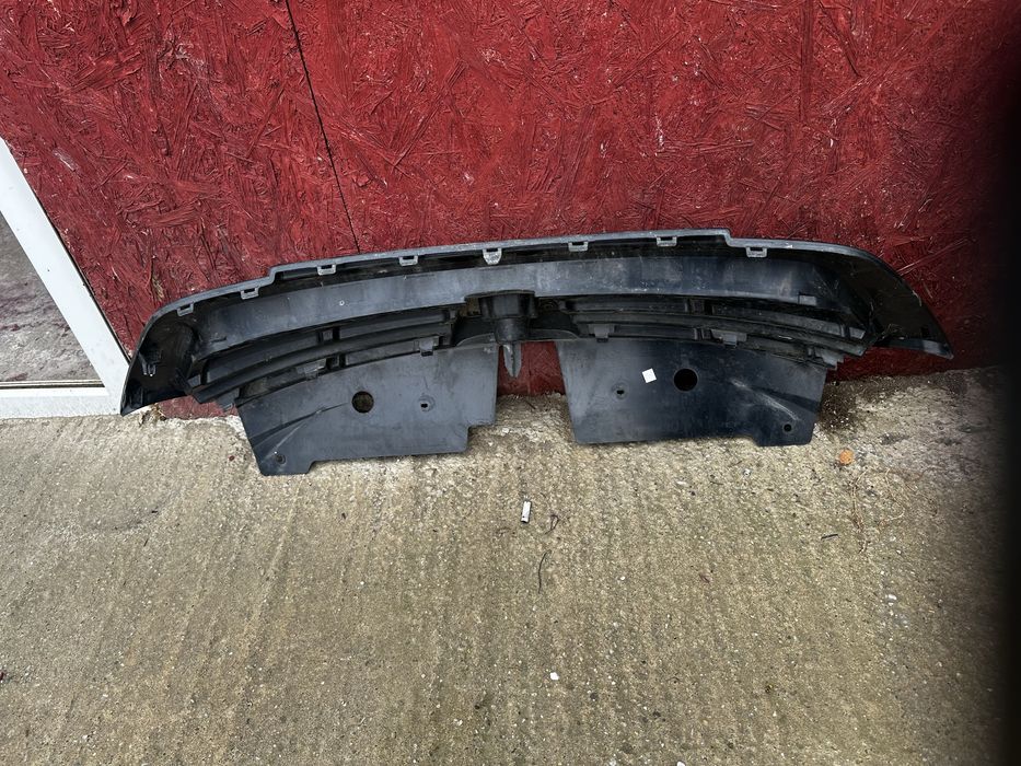 Grilă radiator dacia lodgy.dokker.cod:623107630.R.