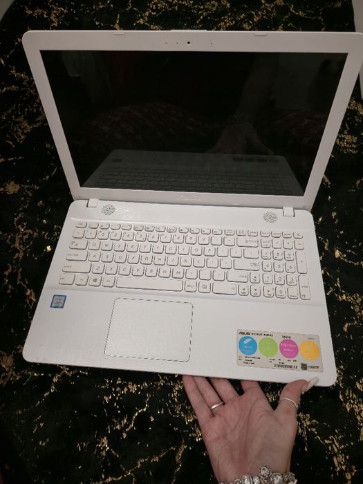 Laptop notebook Asus.
