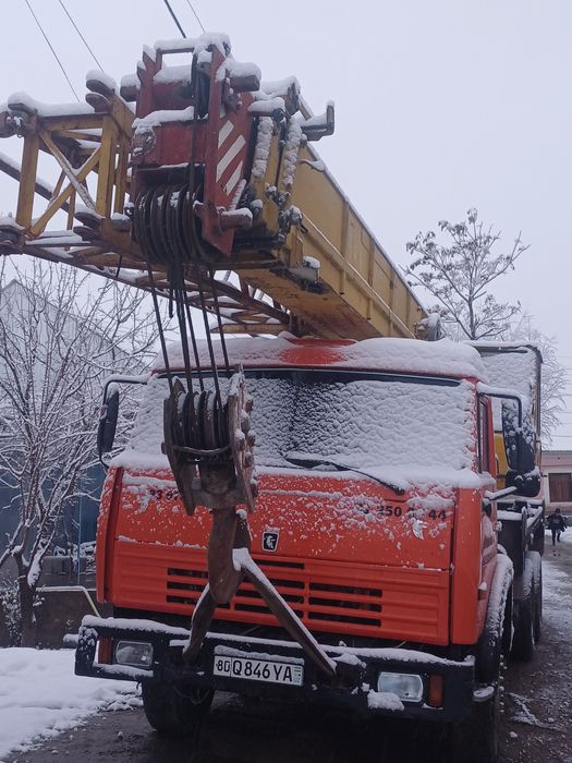 Avtokran xizmati 25 ton 28 m
