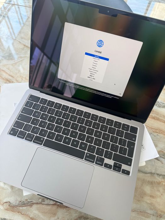 MacBook Air 13” M2 2022 Space Gray 256GB / 8GB RAM – Stare Excelentă