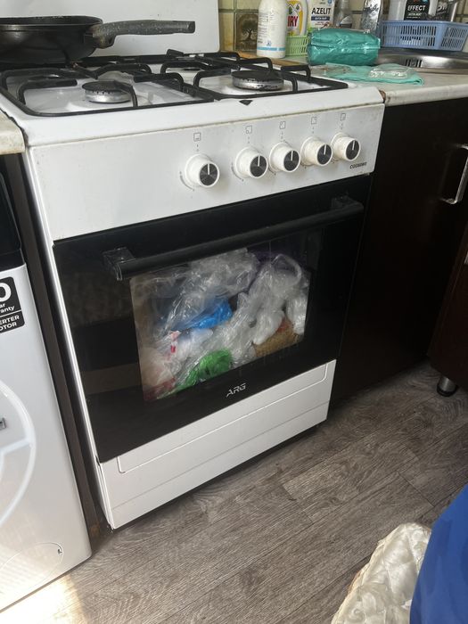 Продам газовую плиту