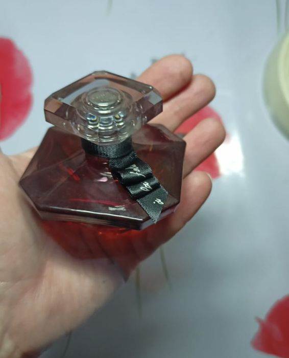 Продам настоящие парфюмерную воду