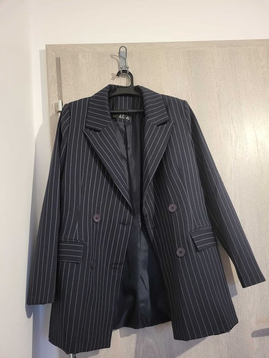 Costum  de  damă