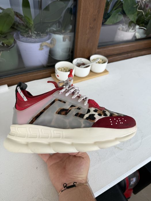 Versace chain reaction