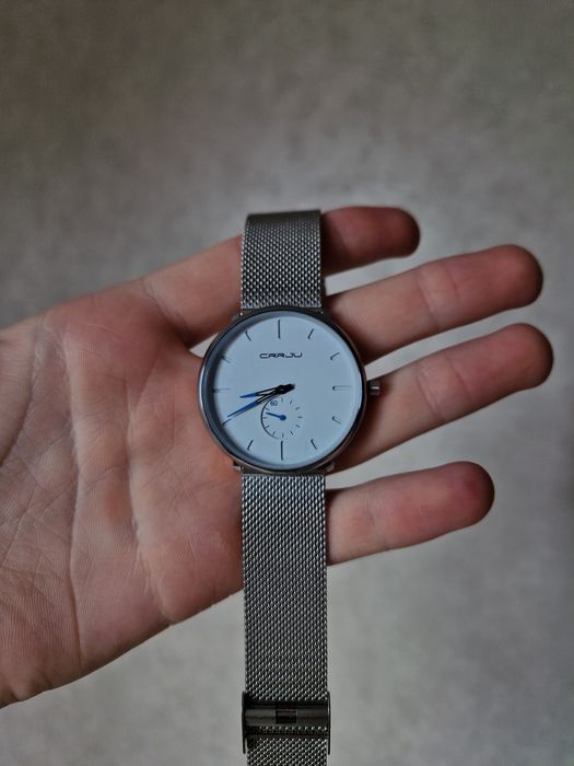 Часы унисекс CRRJU белые