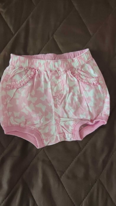 Бебешки дрешки от дъщеричката ми.