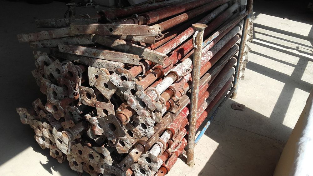 Vând Cofraje tip doka și popici metalici