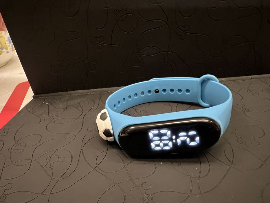 Детски часовник LED екран и силиконова каишка