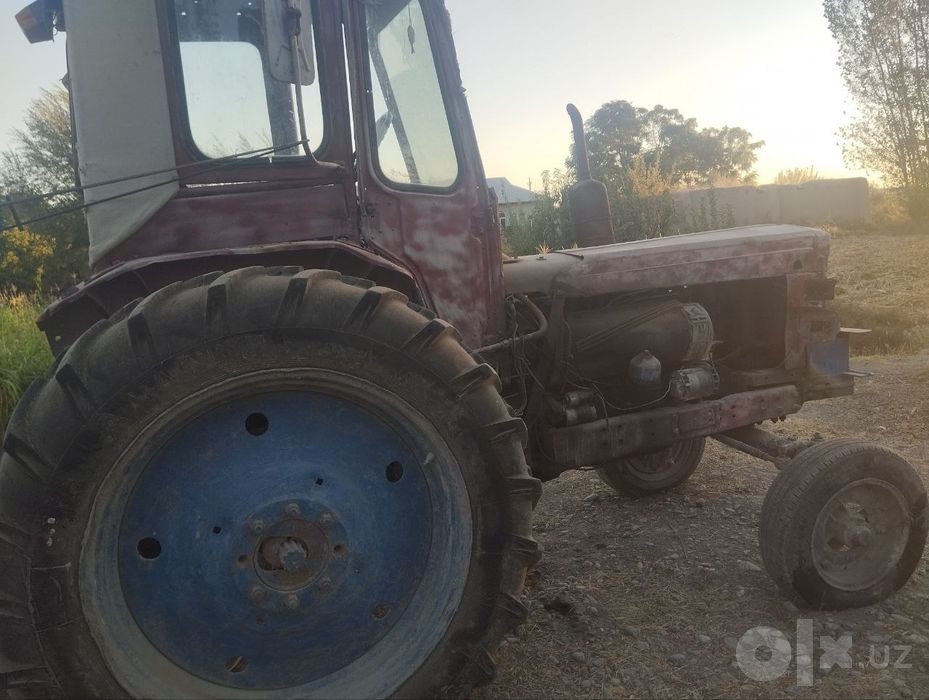 Traktor sotiladi