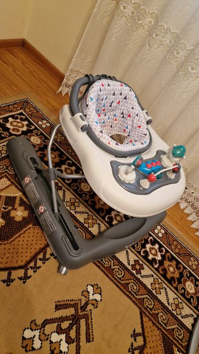 Trotteur BabyMoov 2 în 1 – Foarte Bună Stare