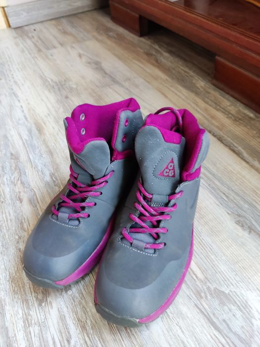 Дамски кецове Nike