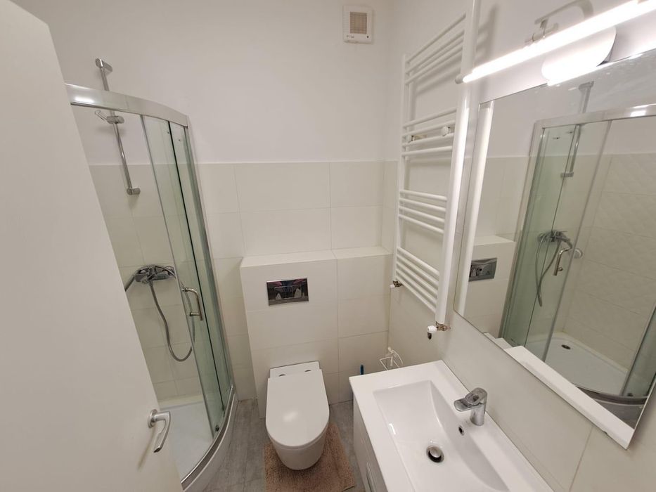 Închiriez apartament 3 camere sectorul 1